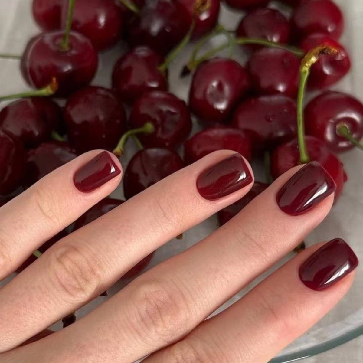 Short Square Press-On Nails – Wines – Cherry Burgundy